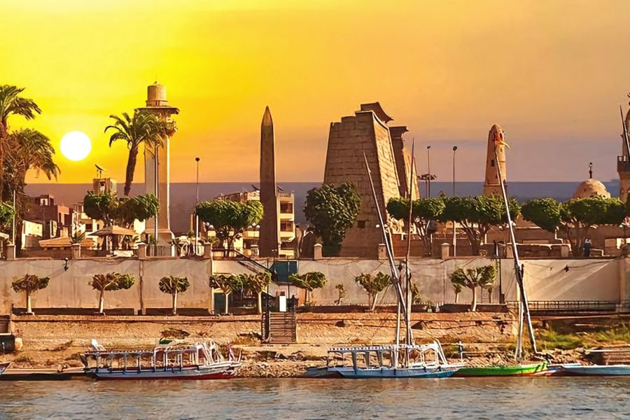 Cairo: Private Day Trip to Luxor by Plane